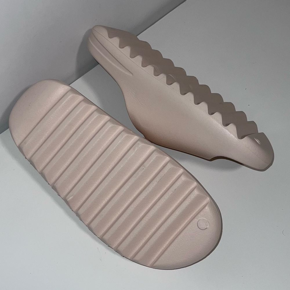 Foam Slides - Picture 3 of 4